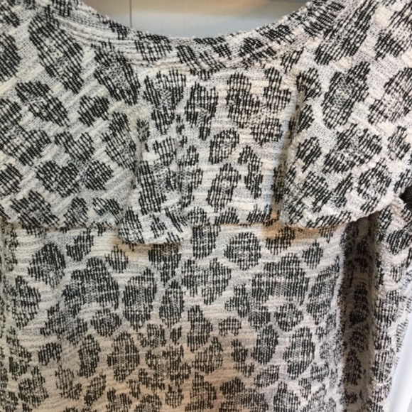 Dolan Left Coast Collection Gray Leopard Print Top - Picture 14 of 14